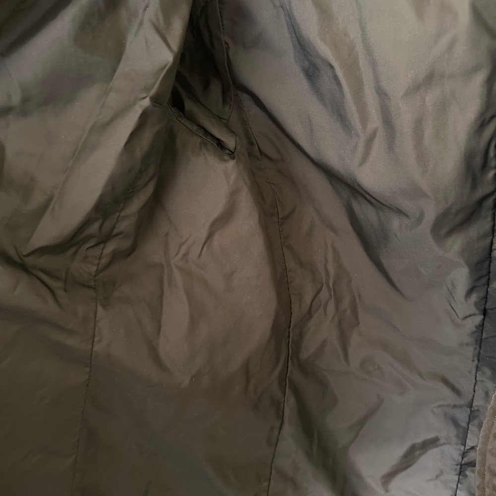 The North Face Women's Charcoal Utility Jacket - Picture 7 of 7